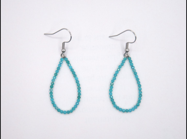 Boucles d'oreilles gouttes apatites facettées