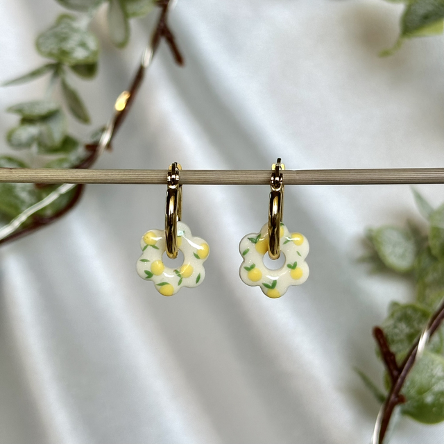 Les citrons en petites fleurs