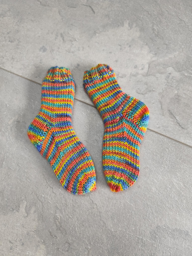 Handgestrickte Socken Größe 62/68