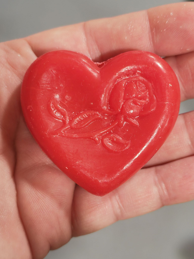 Savon " coeur" parfum cerise