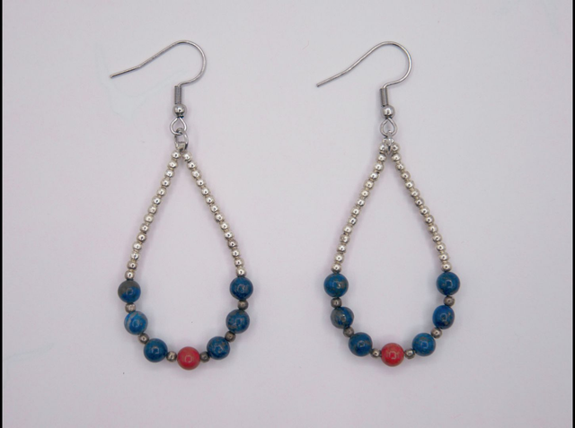 Boucles d'oreilles gouttes 6 lapis lazuli et 1 jaspe rouge