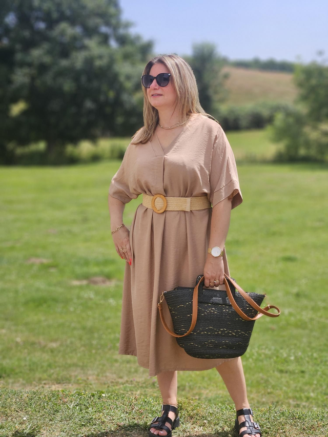 Robe tunique avec ceinture beige