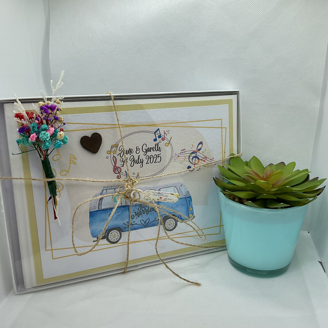 Wedding guest book. Personalised signature’s book .