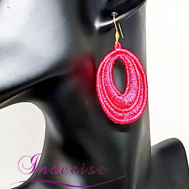 Boucles d'oreilles rouge vif, broderie en machine - Créations issues de l'artisanat français par Indecise
