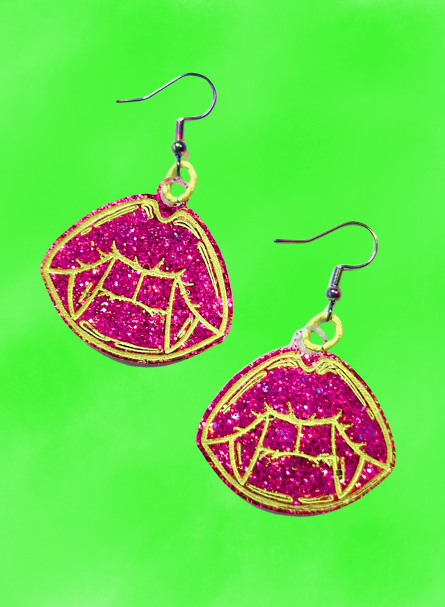 Dangerous Smile, pinkit vampyyrikorvakorut