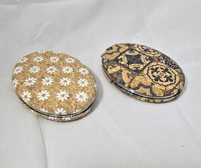 Miroir ovale double face fourré de tissu en liège imprimé (2 motifs à choix)