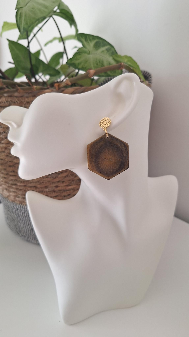Boucles oreilles grand hexagonales marrons/dorées