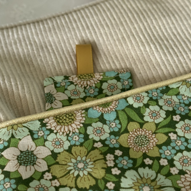 Pochette à livre et son signet Daisy Meadow