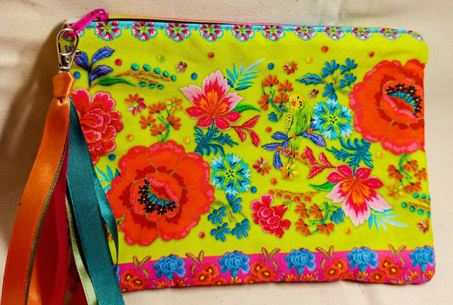 Trousse magique verte a fleurs et oiseau 