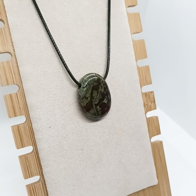 Pendentif Jaspe Sang de Dragon  - Pierre Percée