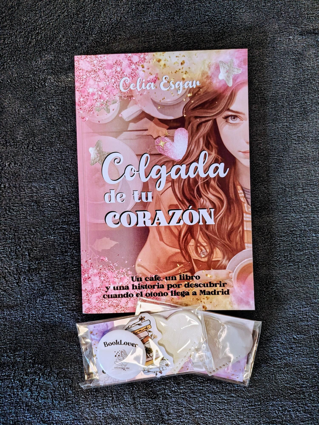 Caja literaria Colgada de tu Corazón