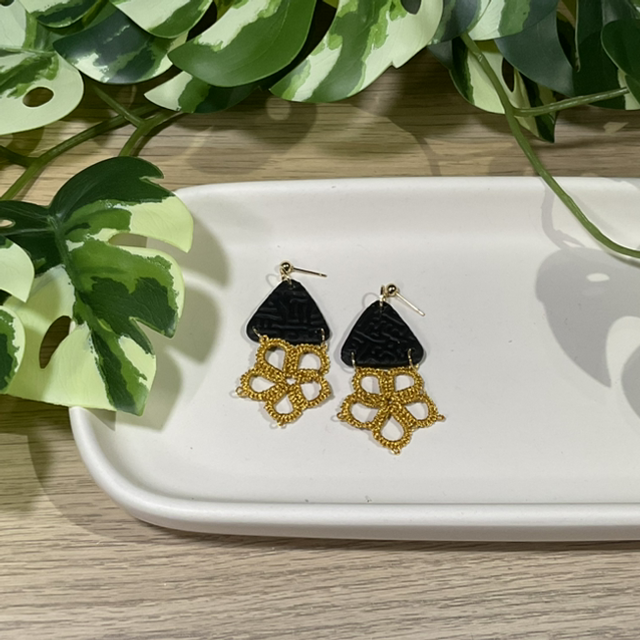 Frivolite: Ohrstecker mit Anhänger #0604