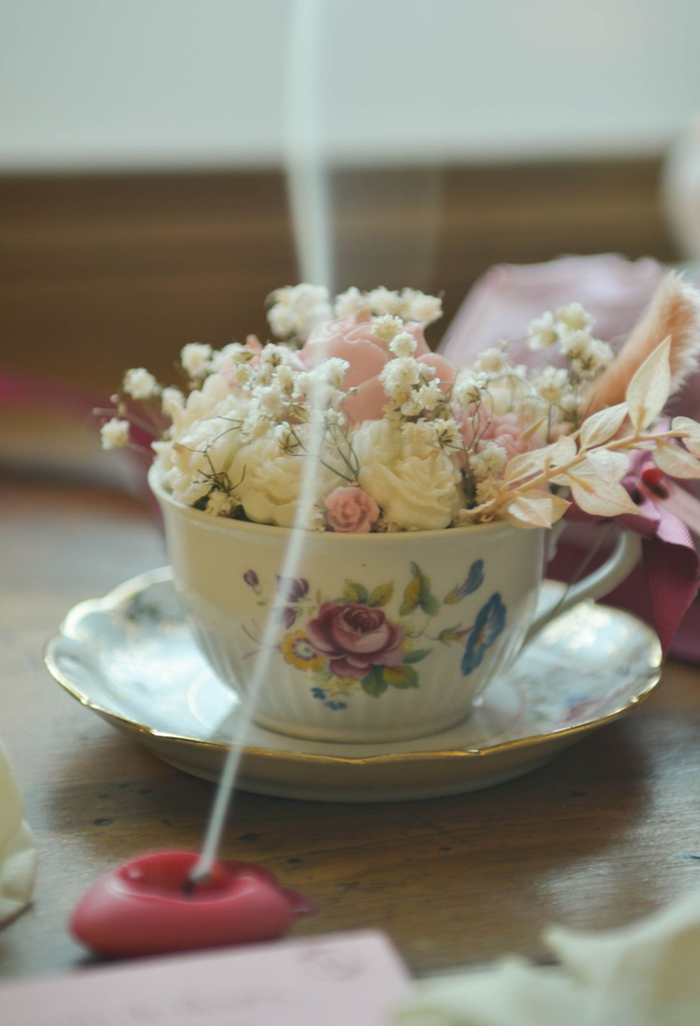 🌸 Bouquet éternel – Tasse parfumée blanche et fleurie