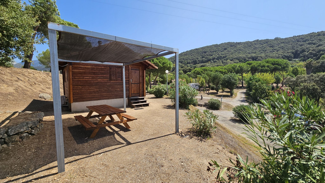 Chalet climatisé avec télé 3 Personnes 14 nuits