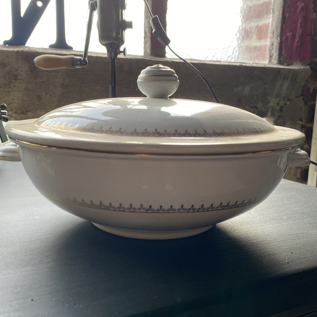 Soupière Luneville (gaité) crème liseré doré