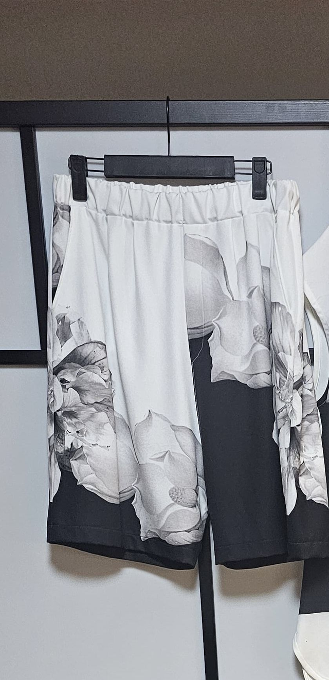 110070 Shorts Flower "unique pieces" one size