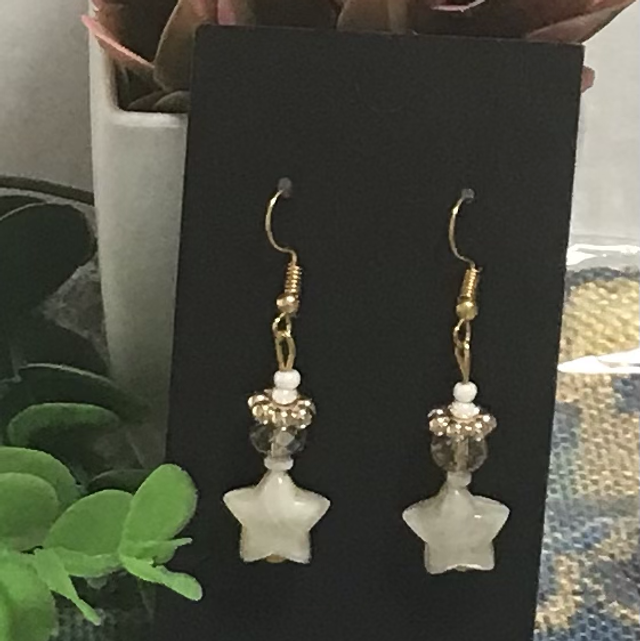 Cream Dangling Earrings-CDE11