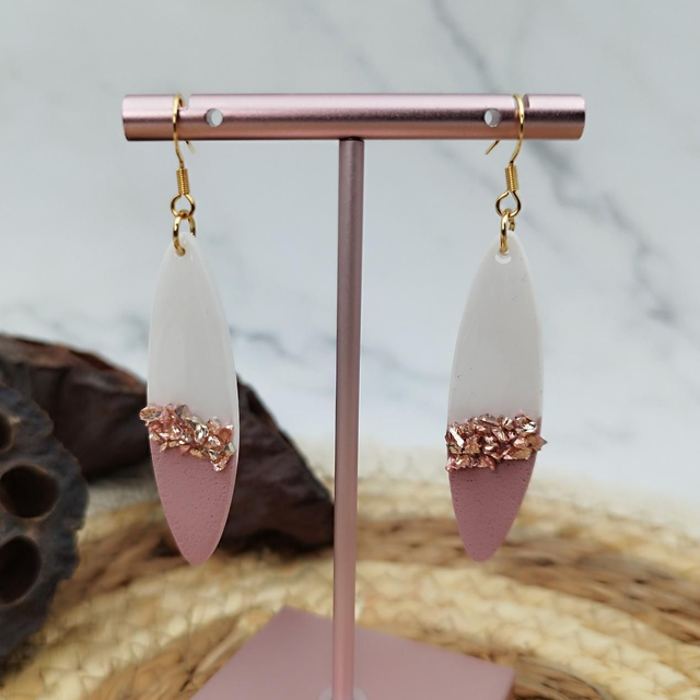 Boucles d&#039;oreilles &quot;Ama&quot;, Vieux Rose, Blanc et Rocaille Rosée