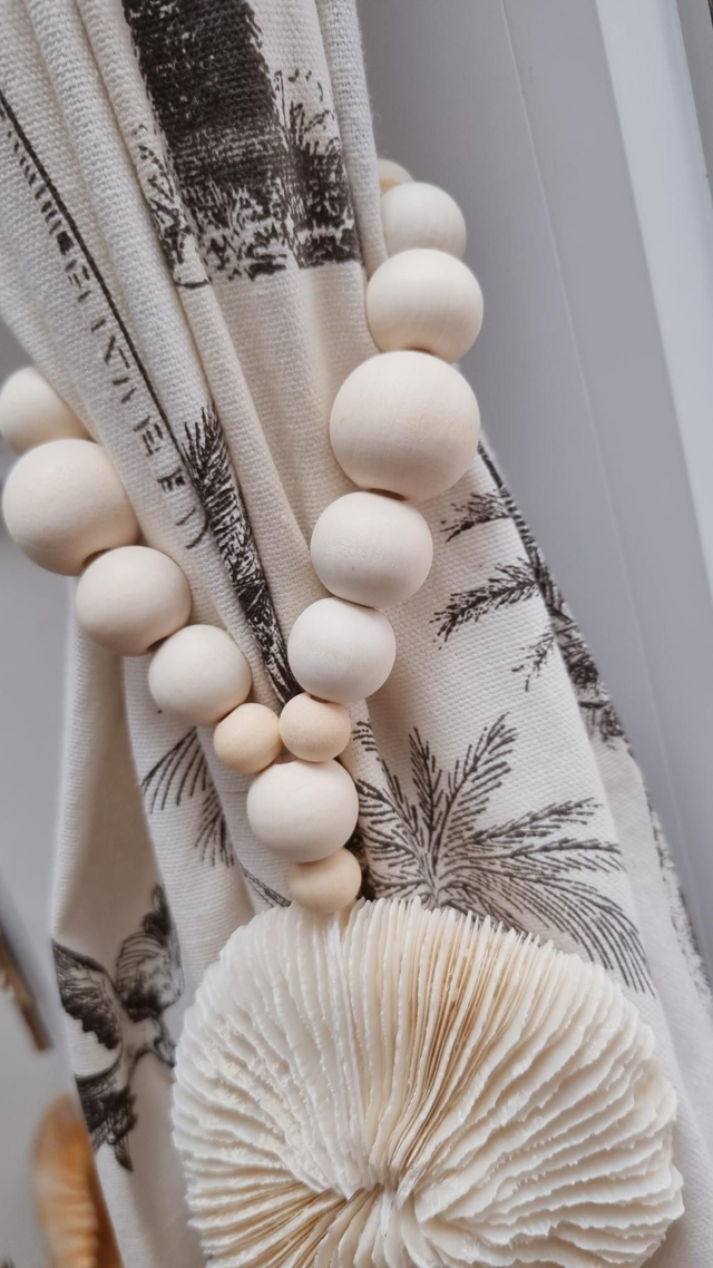 Embrasse corail - pompon beige