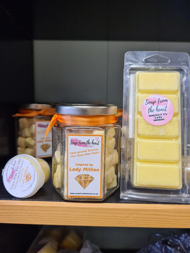 Inspired by Lady Million wax melts