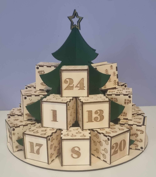 Calendrier de l&#039;avent à remplir &quot;sapin avec ses cadeaux&quot;