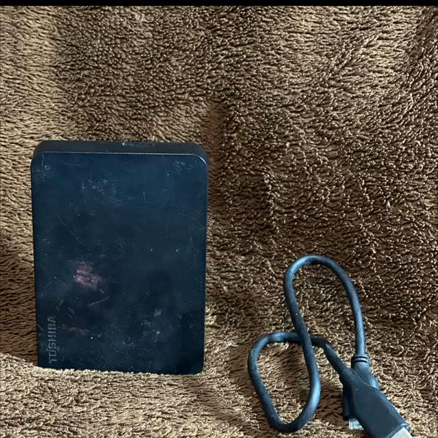 HD Externo Portátil Toshiba 4TB - Usada