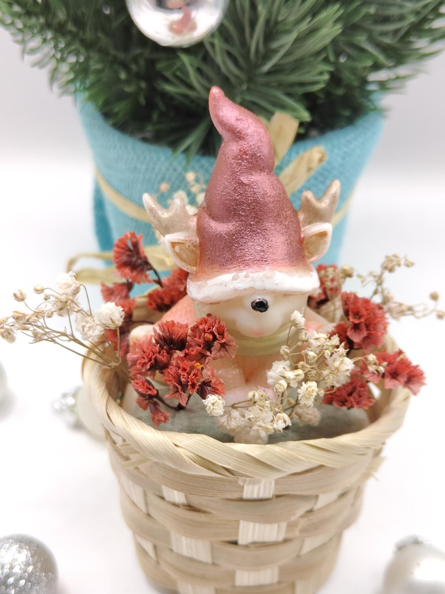 Le Petit Lutin des Neiges &amp; son Panier Fleuri