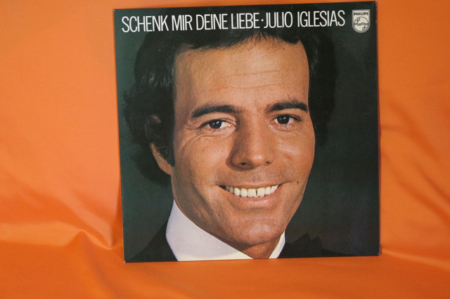 Vinyl LP Julio Iglesias "Schenk mir deine Liebe"