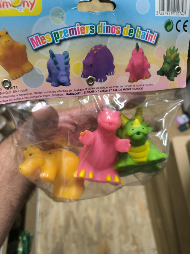 MES PREMIERS DINOS DE BAIN