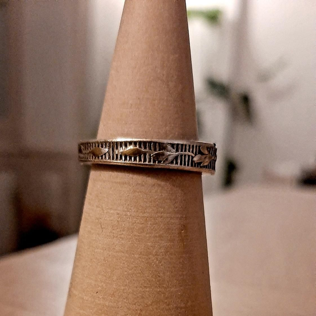 Bague en métal argenté T55