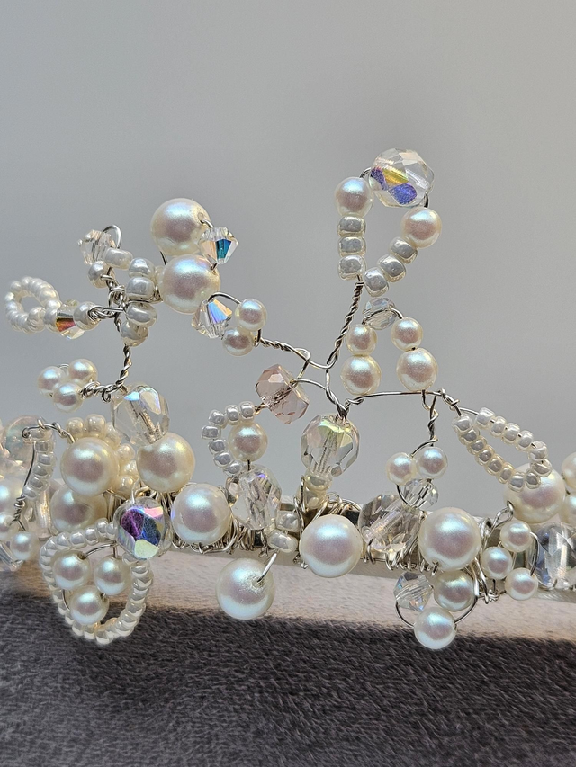 Handwired crystal and iridescent pearlised headband 