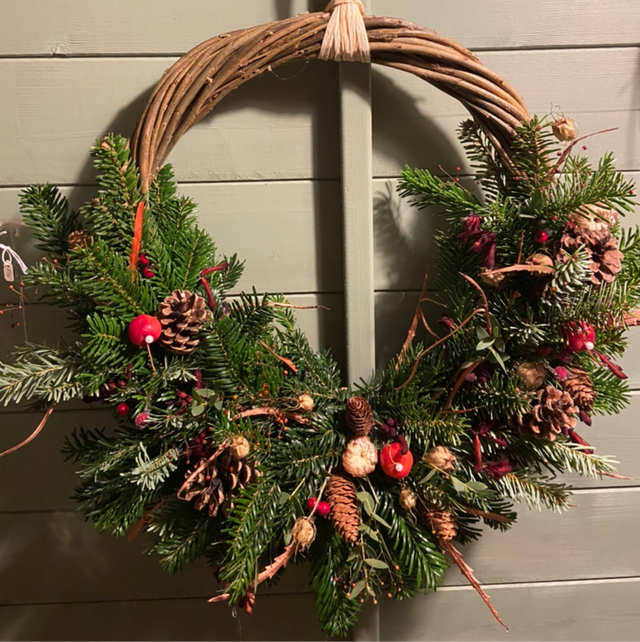Winter Half Wreath 