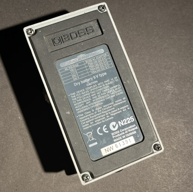 Boss TU-2 Chromatic Pedal Tuner — Rugged 9V Stompbox with ±1¢ Accuracy and Adjustable 410–490 Hz