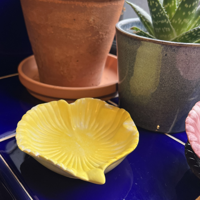 Leaf soap dish - yellow