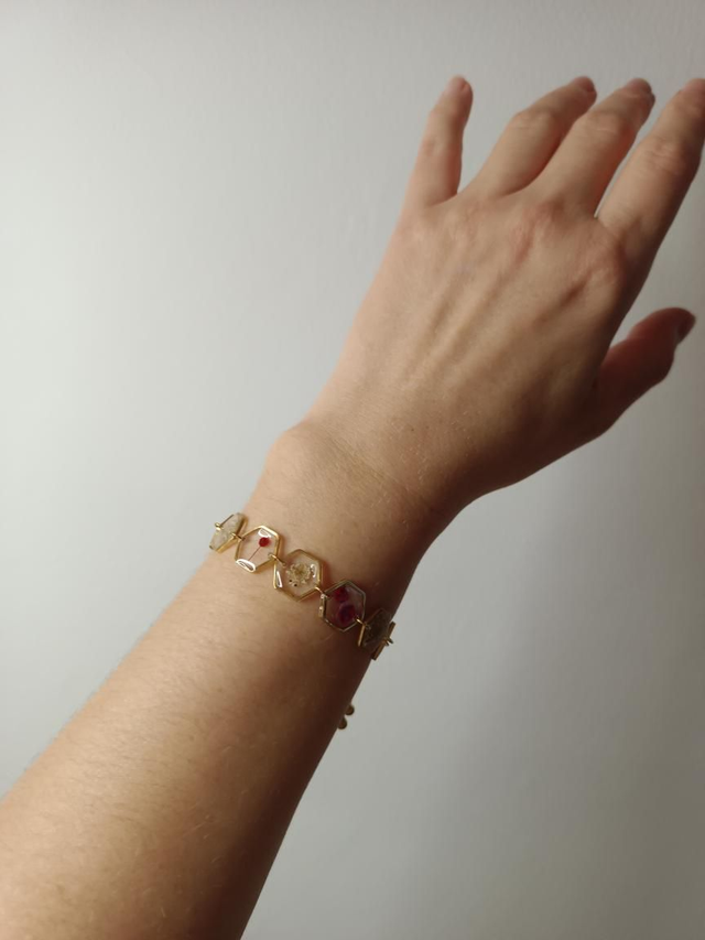 Bracelets fleurs rouges et blanches