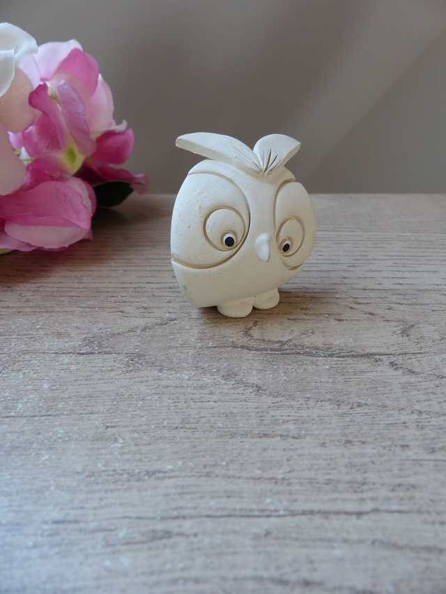 Figurine petit hibou blanc en plâtre fait main Cagayan, hibou miniature collection bébé animaux oiseaux chouettes, porte bonheur cadeau ami