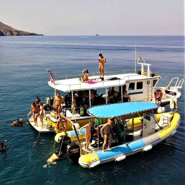 Ustica One Day Trip - Certified Diver