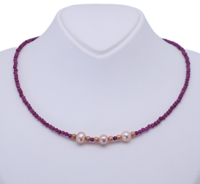 Rubincollier mit Perlen & Herzkarabiner - Gisela