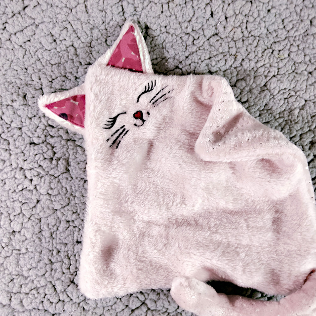 Doudou chat rose