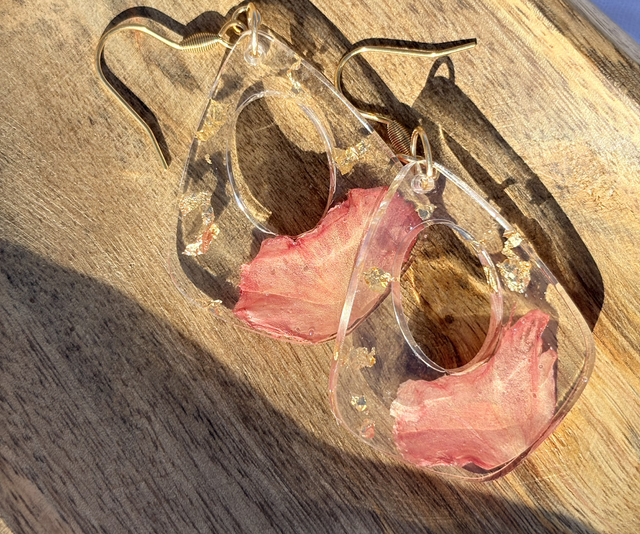 Boucles d’oreilles Résine, acier inoxydable doré et œillets 