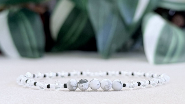 Bracelet | Howlite - Éléments Facettés 1