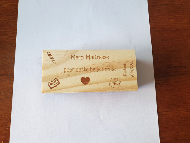 Brosse de tableau en bois personnalisée Merci  maitresse , maitre,...