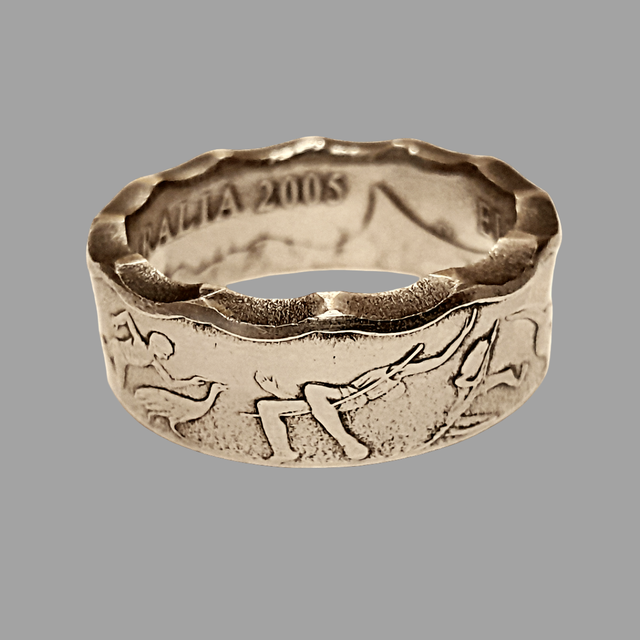 Australian Fifty Cents Commonwealth 2005 Coin Ring    