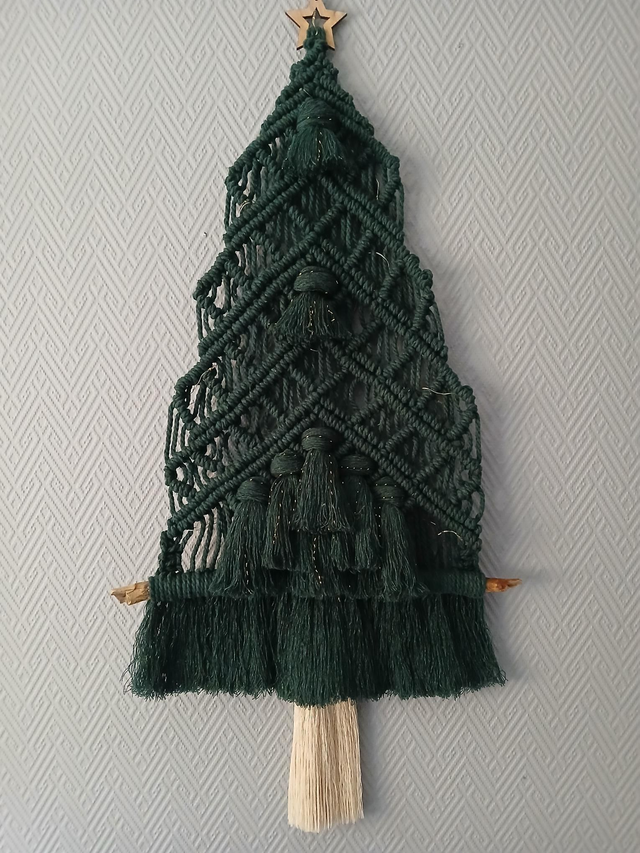 Sapin mural en macramé 70 cm – décoration de Noël artisanale bohème chic