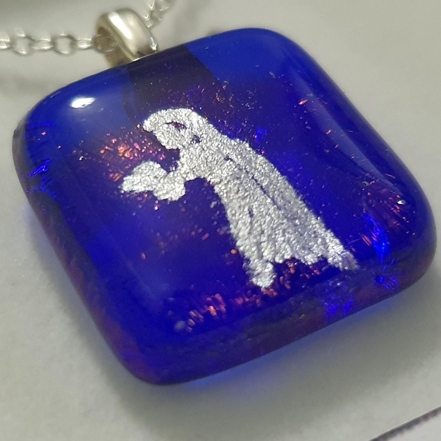 Virgo zodiac glass pendant &amp; chain p32