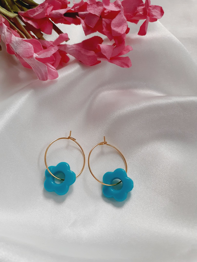 Boucles d'oreilles fleur bleue