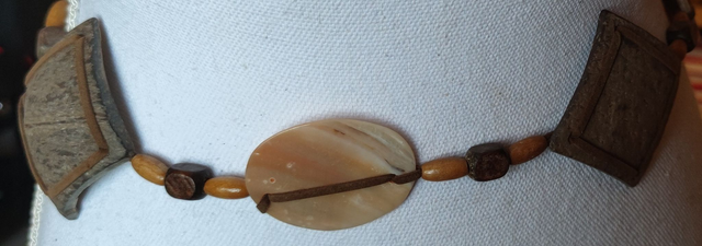 Ceinture bois et nacre 80 cm 