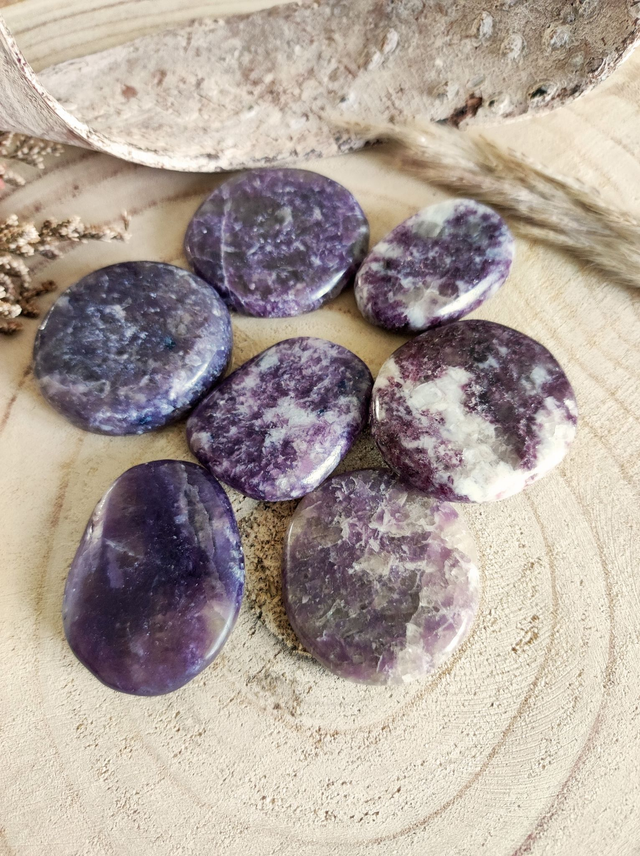 Pierre plate Lépidolite AA