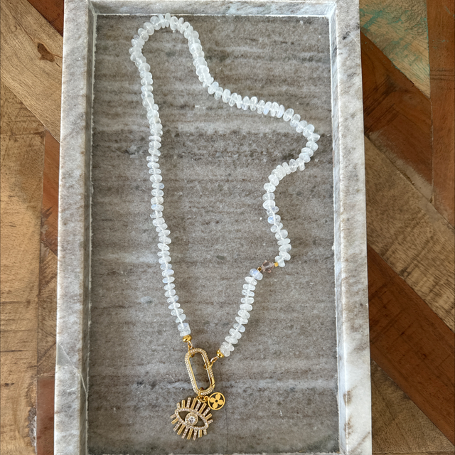 STELLA - Regenbogen Mondstein (handgeknotet)