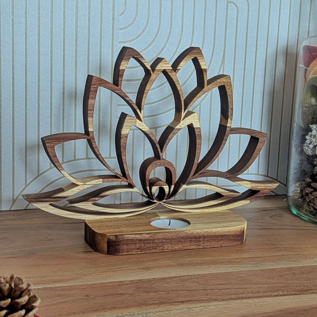 Fleur de lotus en acacia